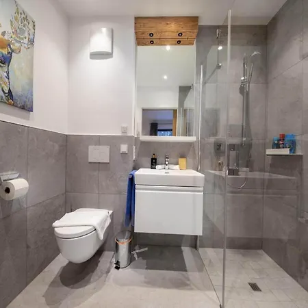 Holiday home In Neukirchen Near Wildkogel Arena Neukirchen am Grossvenediger