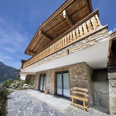 Holiday home In Neukirchen Near Wildkogel Arena Neukirchen am Grossvenediger